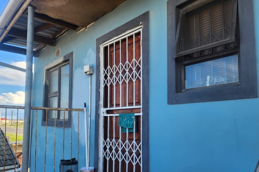 6 Bedroom Property for Sale in Philippi Western Cape